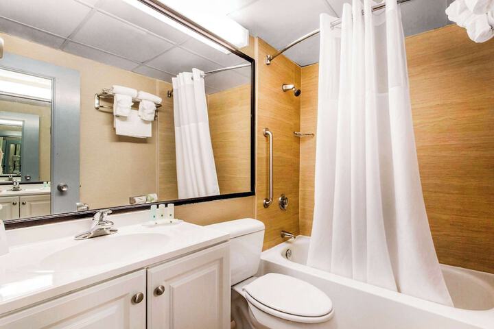 Quality Inn West Springfield