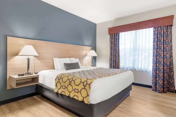 Room 30 of 51