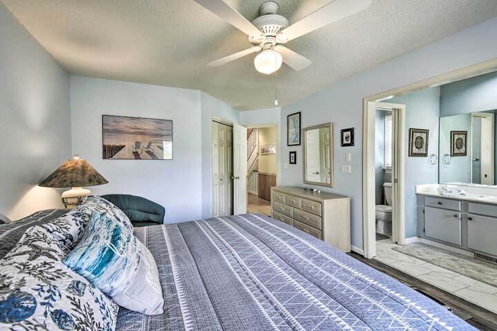 Home w / Deck in Corolla Light: Walk to Beach!
