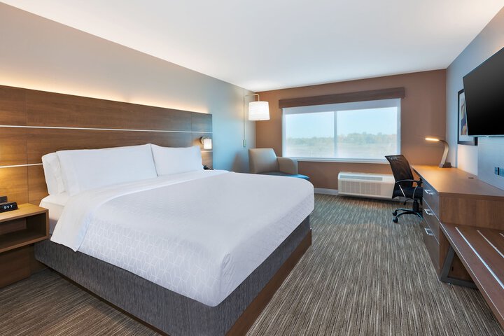 Room 14 of 28