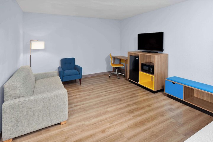 Room 19 of 28