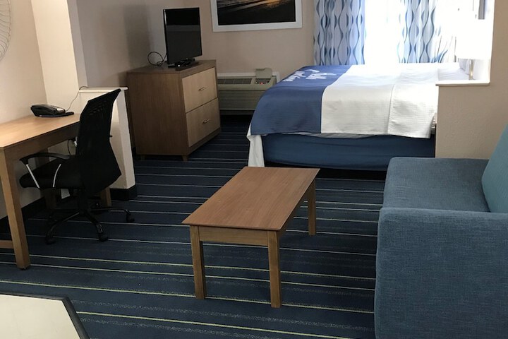 Room 20 of 28