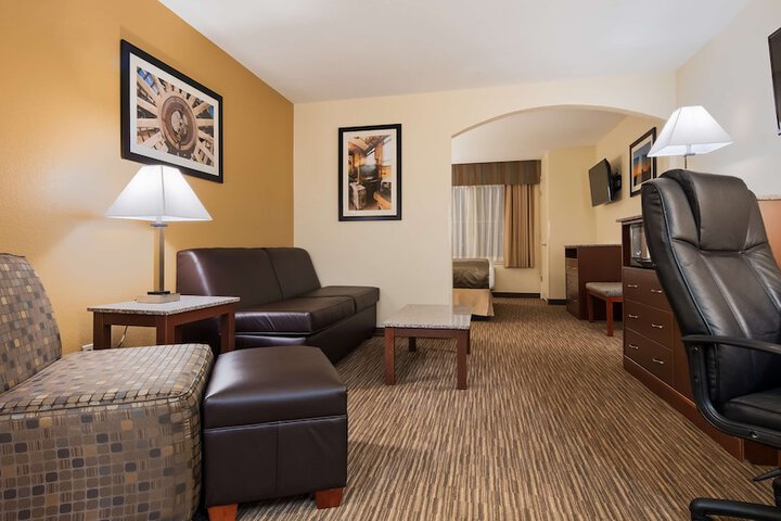 Room 22 of 40