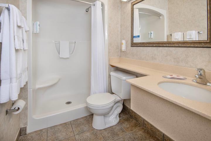 Comfort Inn & Suites Thousand Islands Harbour District
