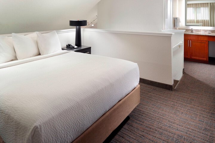 Room 15 of 24