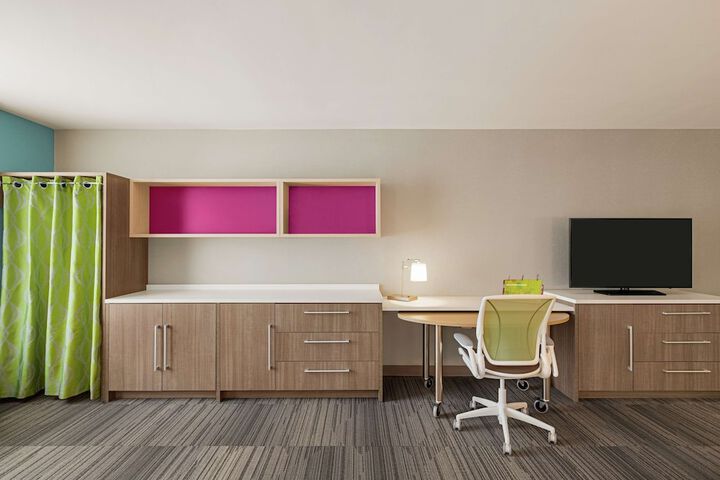 Room 33 of 48