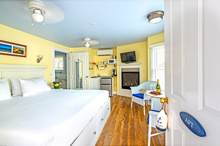 Room 33 of 51