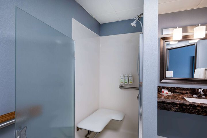 Room 14 of 34