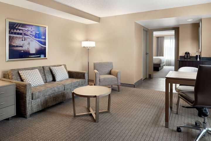 Embassy Suites by Hilton Cleveland Rockside
