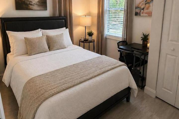 Cozy Two Bedrooms Apartment in Valrico