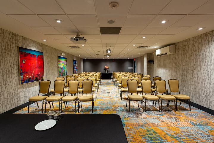 Holiday Inn Toronto Downtown Centre by IHG