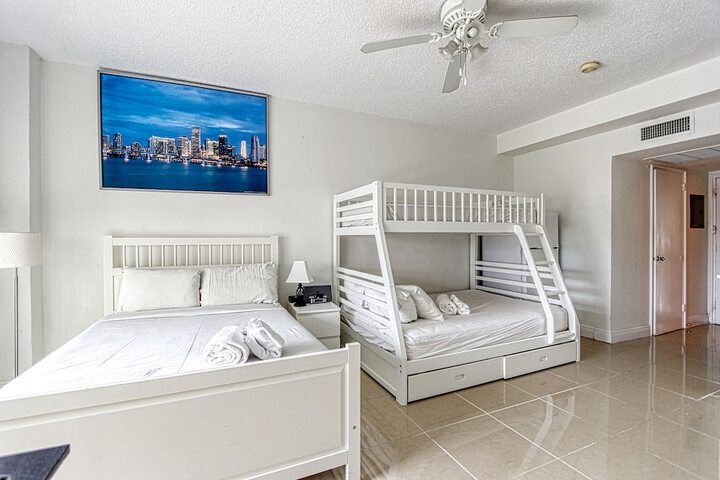 Room 174 of 242