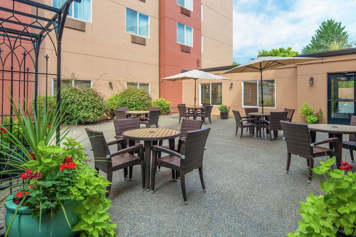 Terrace/Patio 33 of 34