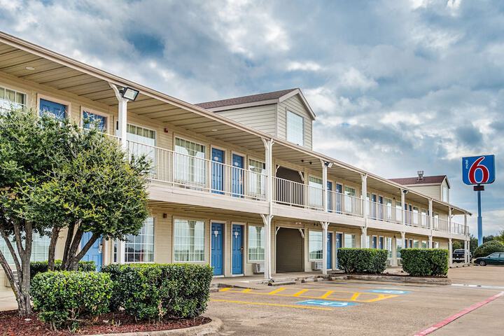 Motel 6 Waxahachie TX