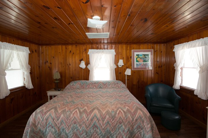 Room 19 of 199