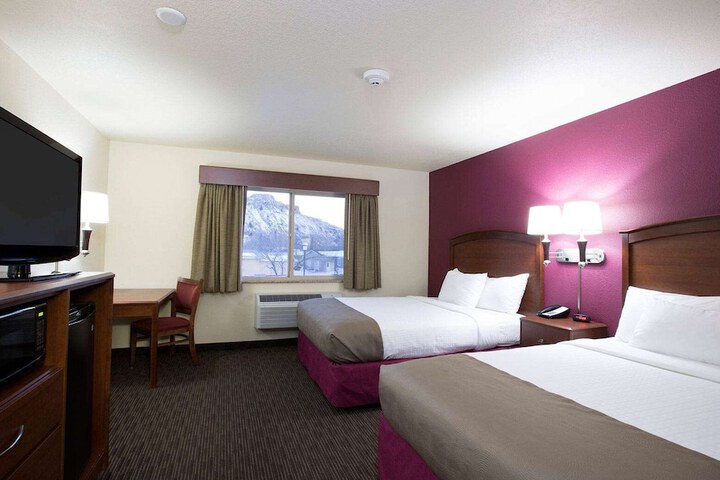 AmericInn by Wyndham Osceola
