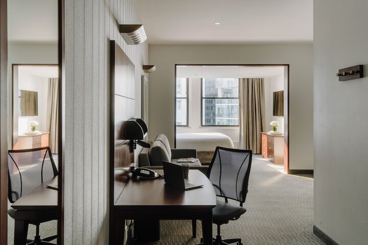 Room 37 of 62