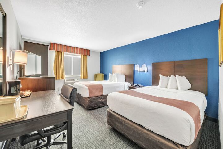 Room 17 of 40