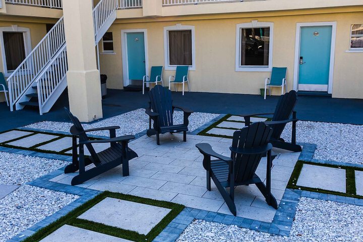 Dunes Inn & Suites