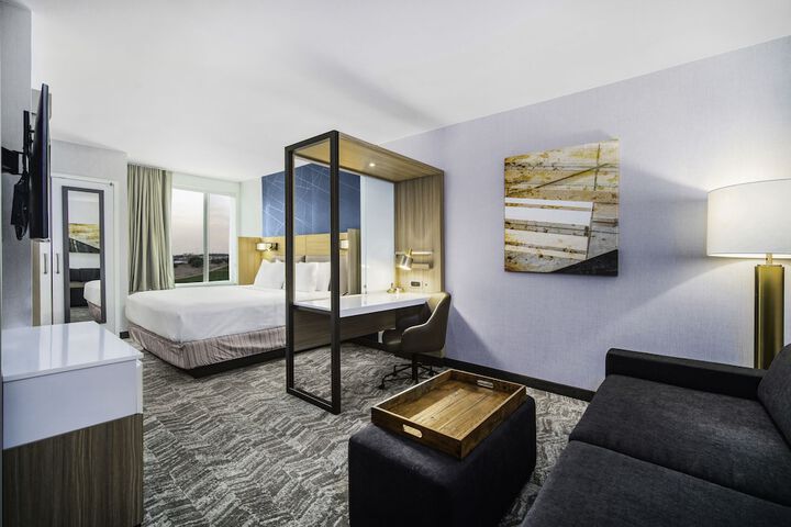 Room 33 of 41