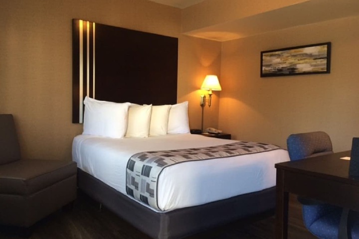 Room 14 of 32