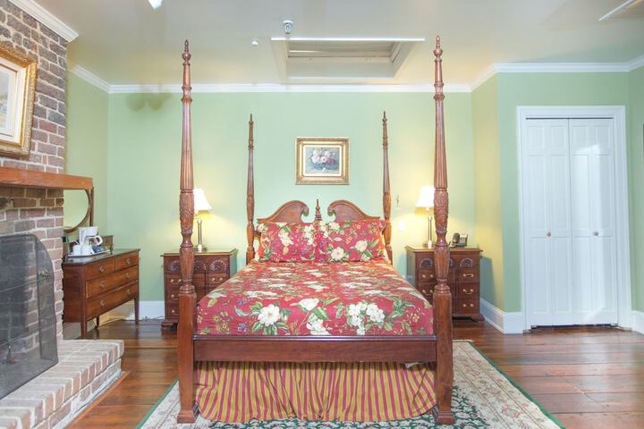 Room 83 of 170
