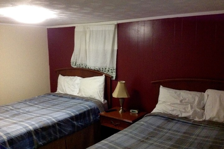 Room 33 of 38