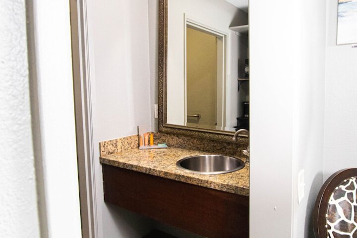 Room 19 of 63