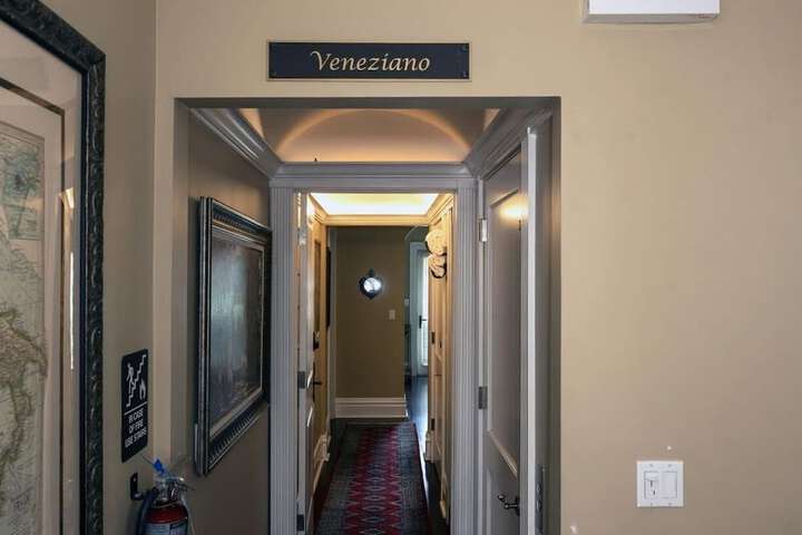 Room 60 of 119