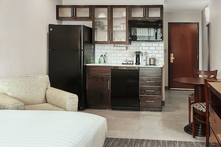 Holiday Inn Express Grove City by IHG