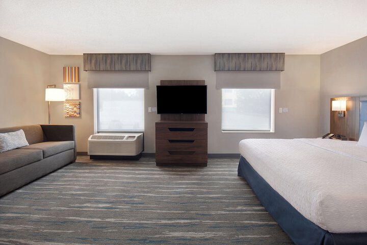 Room 25 of 107