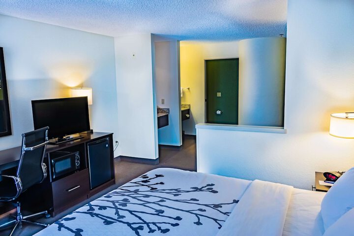 Room 7 of 23