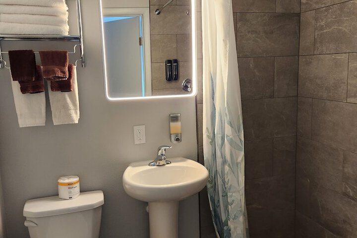 Aquarius Inn
