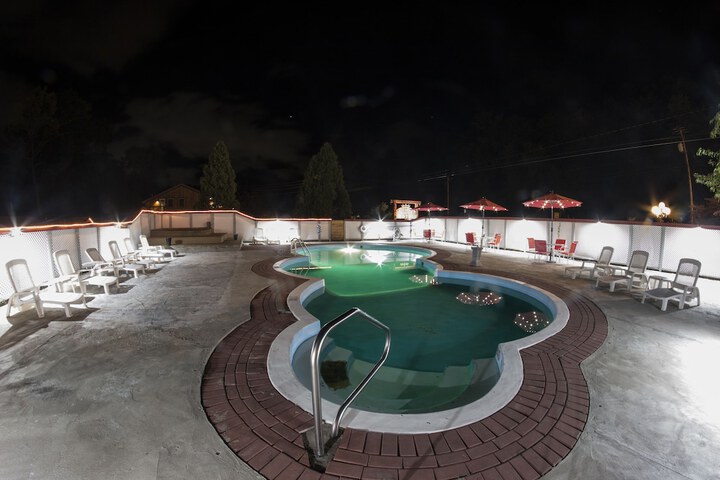 Pool 11 of 36