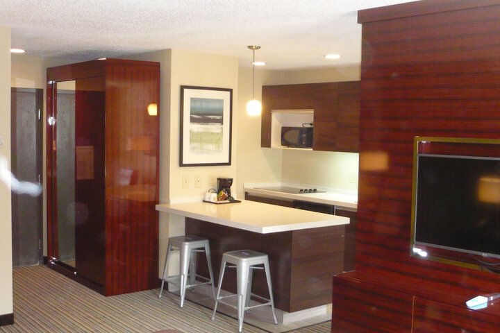 Super 8 by Wyndham Copley Akron