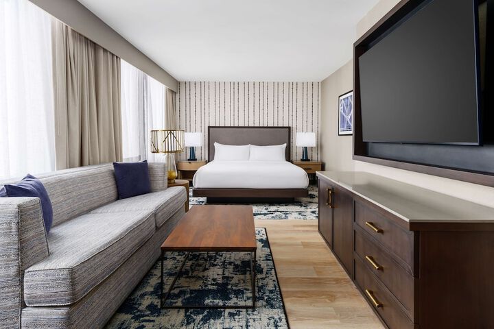 Room 10 of 42