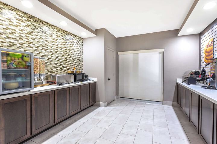 La Quinta Inn & Suites by Wyndham Hopkinsville