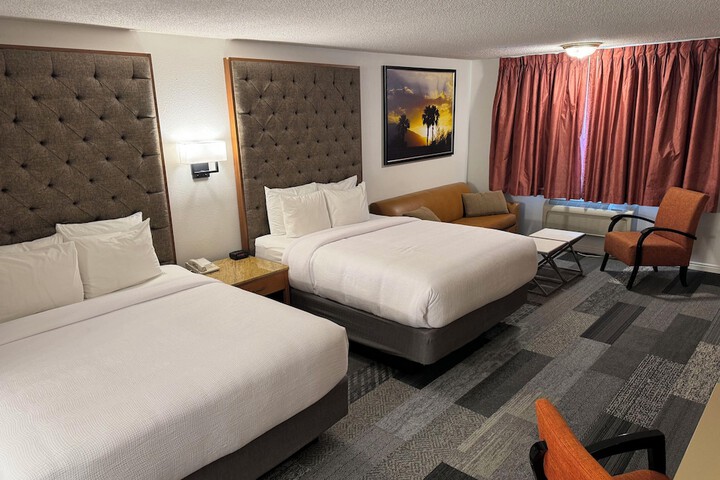 Room 12 of 34