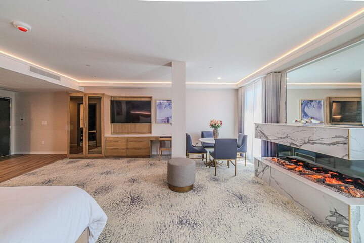 Room 16 of 70