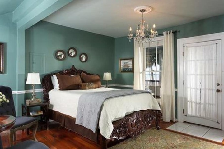 Room 98 of 158