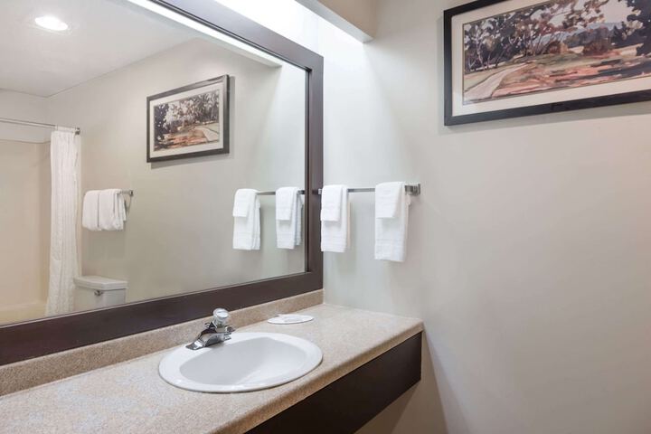 Room 15 of 16