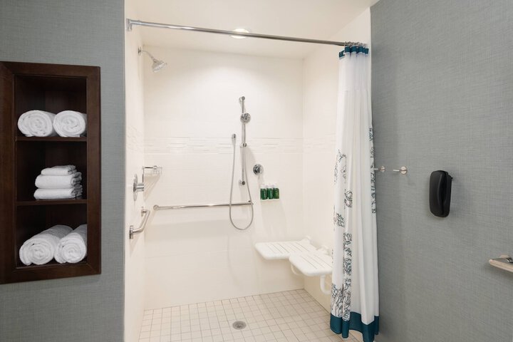 Room 17 of 23