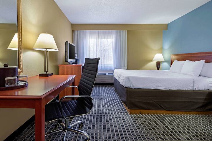 Room 33 of 131