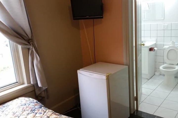 A Voyageurs Guest House