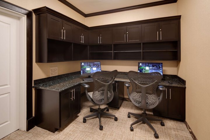 Business Center 58 of 59