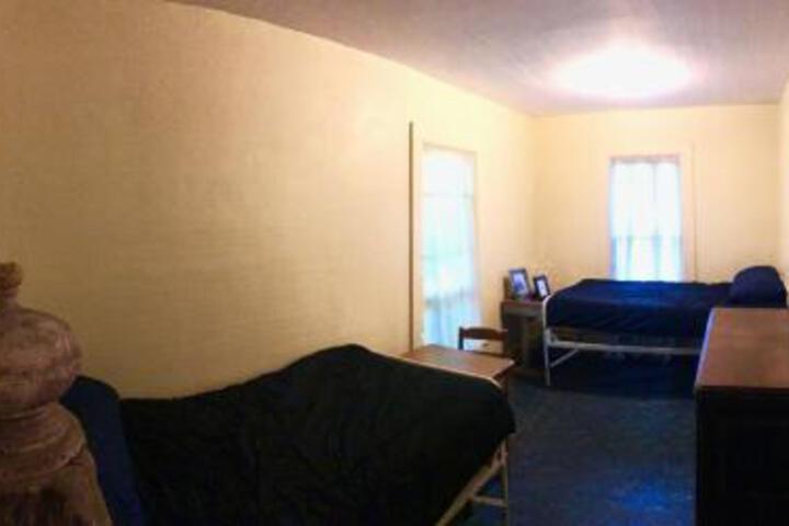 Kaaterskill House
