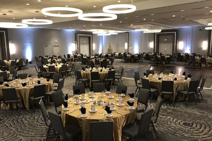 Holiday Inn Chicago Nw Crystal Lk Convention Center by IHG