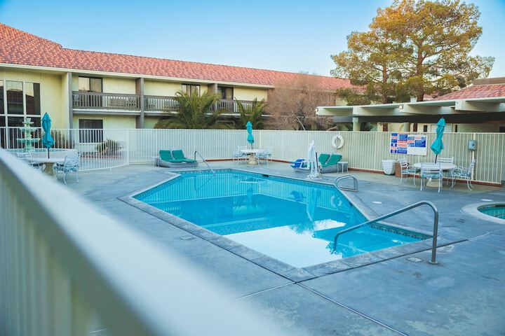 Pool 8 of 30