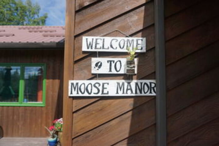Fairbanks Moose Manor B & B