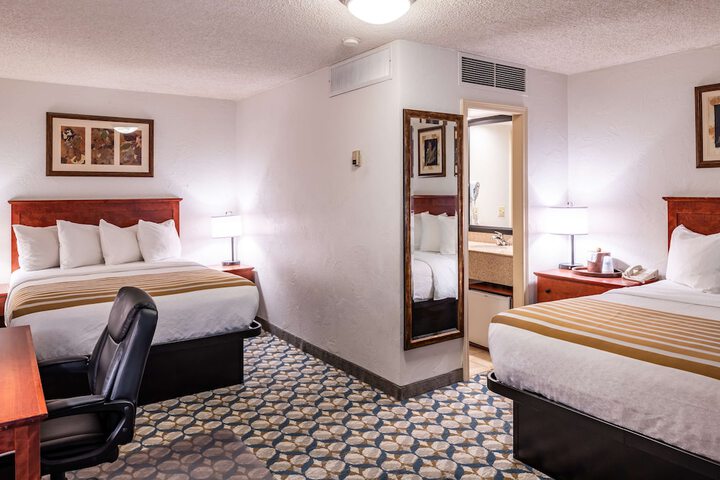 Room 18 of 28